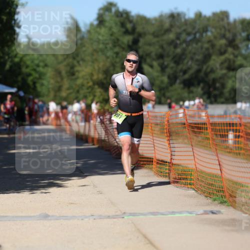 07.09.2025 - 19. Norderstedt Triathlon Michael Strokosch http://msf.ph/oto/8804033 07.09.2025 14:56:39 Laufen 991, 1007 meine-sportfotos.de