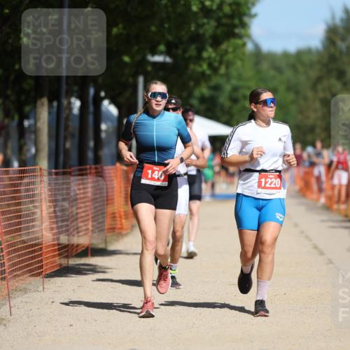 07.09.2025 - 19. Norderstedt Triathlon Michael Strokosch http://msf.ph/oto/8804034 07.09.2025 12:35:40 Laufen 140, 697, 737, 1220 meine-sportfotos.de