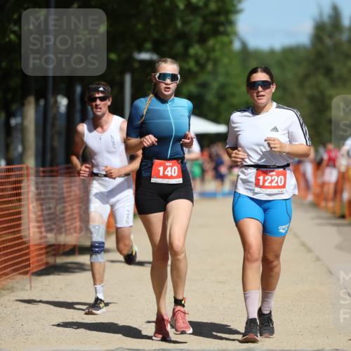 07.09.2025 - 19. Norderstedt Triathlon Michael Strokosch http://msf.ph/oto/8804043 07.09.2025 12:35:41 Laufen 140, 697, 737, 1220 meine-sportfotos.de