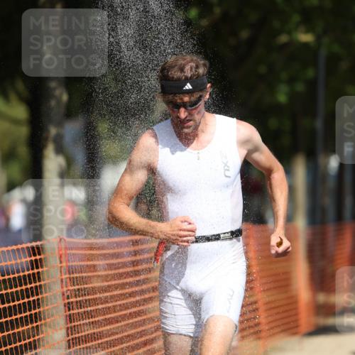 07.09.2025 - 19. Norderstedt Triathlon Michael Strokosch http://msf.ph/oto/8804062 07.09.2025 12:35:43 Laufen 140, 697, 737, 1220 meine-sportfotos.de