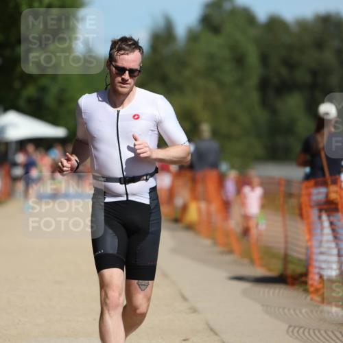 07.09.2025 - 19. Norderstedt Triathlon Michael Strokosch http://msf.ph/oto/8804081 07.09.2025 12:35:46 Laufen 140, 697, 737, 1220 meine-sportfotos.de