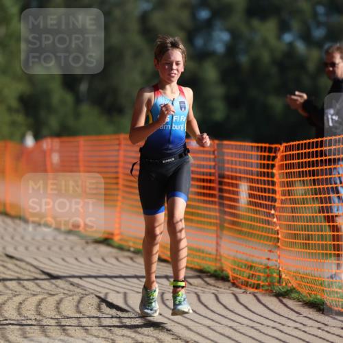 07.09.2025 - 19. Norderstedt Triathlon Michael Strokosch http://msf.ph/oto/8804095 07.09.2025 09:43:36 Laufen 562, 591 meine-sportfotos.de