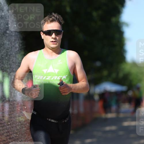 07.09.2025 - 19. Norderstedt Triathlon Michael Strokosch http://msf.ph/oto/8804110 07.09.2025 14:56:43 Laufen 962, 991, 1007, 1031 meine-sportfotos.de