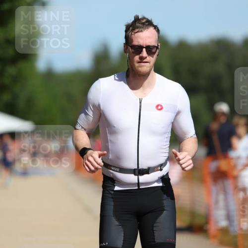 07.09.2025 - 19. Norderstedt Triathlon Michael Strokosch http://msf.ph/oto/8804118 07.09.2025 12:35:47 Laufen 697, 737 meine-sportfotos.de