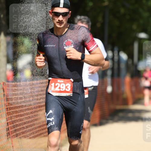 07.09.2025 - 19. Norderstedt Triathlon Michael Strokosch http://msf.ph/oto/8804143 07.09.2025 13:13:51 Laufen 139, 295, 827, 1235, 1277, 1293, 1398 meine-sportfotos.de