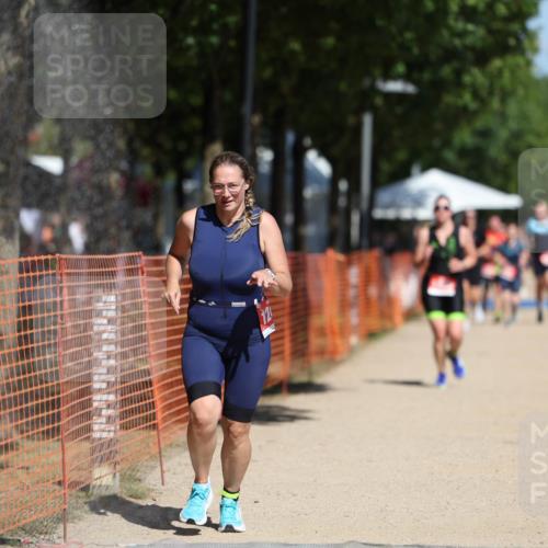 07.09.2025 - 19. Norderstedt Triathlon Michael Strokosch http://msf.ph/oto/8804163 07.09.2025 12:35:58 Laufen 1242, 1258 meine-sportfotos.de