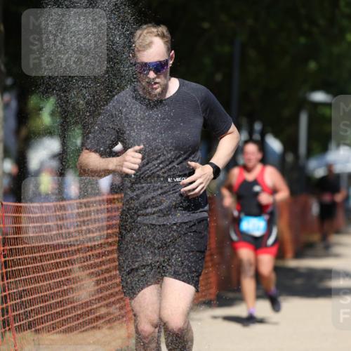 07.09.2025 - 19. Norderstedt Triathlon Michael Strokosch http://msf.ph/oto/8804336 07.09.2025 13:14:09 Laufen 177, 351, 1477 meine-sportfotos.de