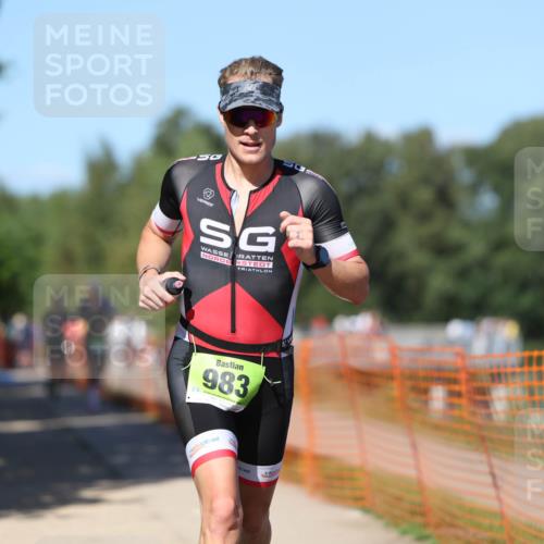 07.09.2025 - 19. Norderstedt Triathlon Michael Strokosch http://msf.ph/oto/8804415 07.09.2025 14:57:24 Laufen 980, 983 meine-sportfotos.de