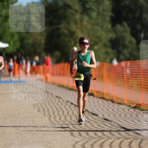 07.09.2025 - 19. Norderstedt Triathlon Michael Strokosch http://msf.ph/oto/8804445 07.09.2025 09:44:05 Laufen 563, 586, 587, 613 meine-sportfotos.de