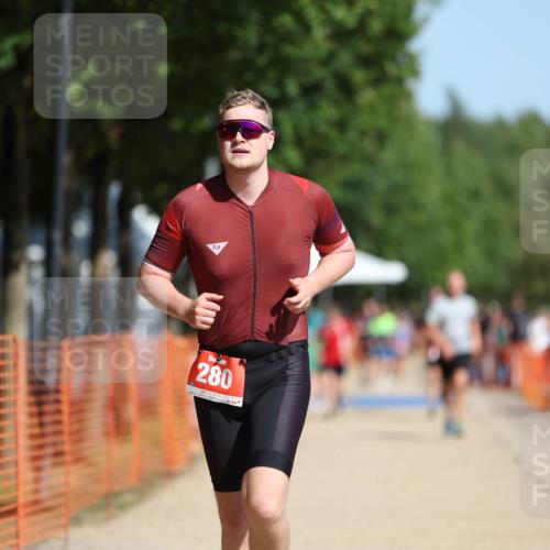 07.09.2025 - 19. Norderstedt Triathlon Michael Strokosch http://msf.ph/oto/8804495 07.09.2025 12:06:24 Laufen 280, 1258 meine-sportfotos.de