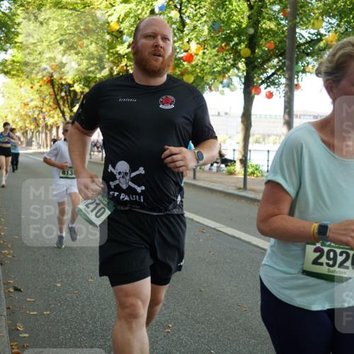 07.09.2025 - BARMER Alsterlauf Yannick Fuchs http://msf.ph/oto/8804578 07.09.2025 11:52:44 Laufen 813, 2926, 210 meine-sportfotos.de