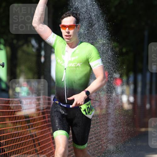 07.09.2025 - 19. Norderstedt Triathlon Michael Strokosch http://msf.ph/oto/8804606 07.09.2025 14:57:38 Laufen 989, 1004 meine-sportfotos.de