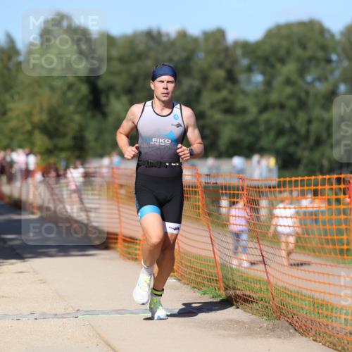 07.09.2025 - 19. Norderstedt Triathlon Michael Strokosch http://msf.ph/oto/8804652 07.09.2025 14:57:49 Laufen 992 meine-sportfotos.de