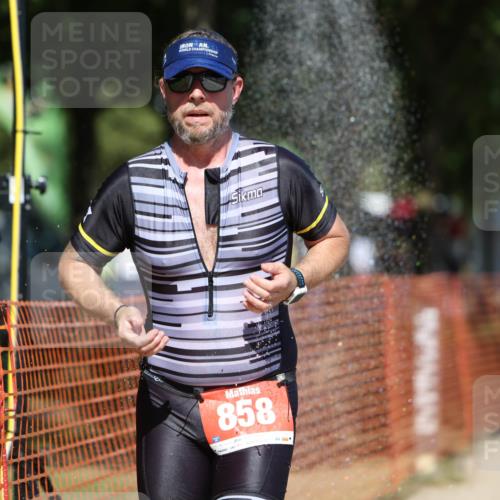 07.09.2025 - 19. Norderstedt Triathlon Michael Strokosch http://msf.ph/oto/8804775 07.09.2025 13:14:42 Laufen 176, 858 meine-sportfotos.de