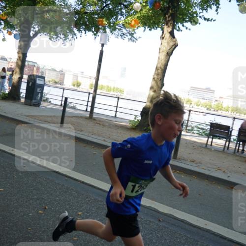 07.09.2025 - BARMER Alsterlauf Yannick Fuchs http://msf.ph/oto/8804813 07.09.2025 11:52:55 Laufen 12 meine-sportfotos.de