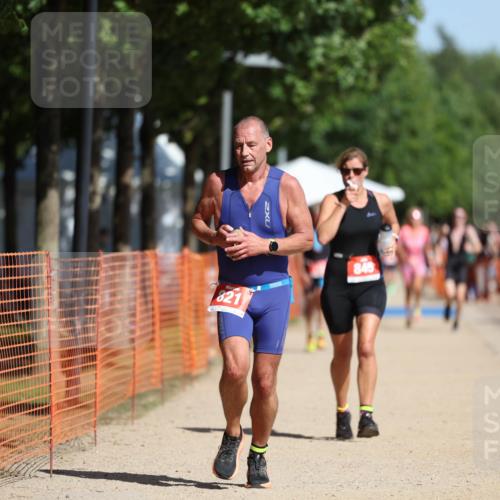 07.09.2025 - 19. Norderstedt Triathlon Michael Strokosch http://msf.ph/oto/8804909 07.09.2025 12:07:11 Laufen 821, 845 meine-sportfotos.de
