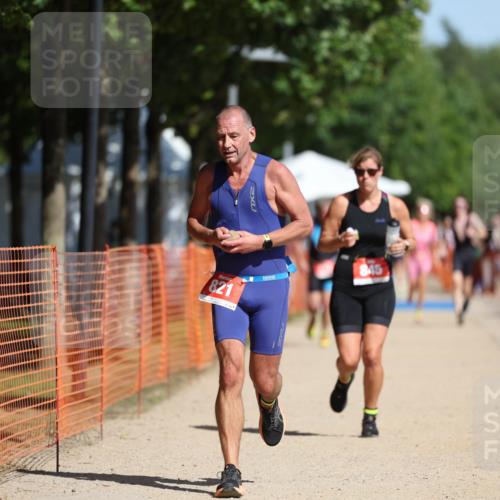 07.09.2025 - 19. Norderstedt Triathlon Michael Strokosch http://msf.ph/oto/8804915 07.09.2025 12:07:12 Laufen 821, 845 meine-sportfotos.de