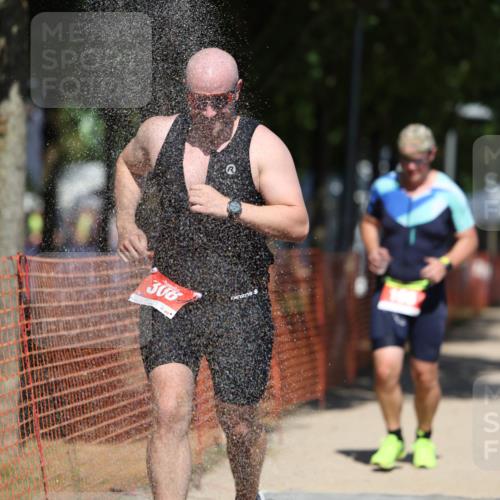 07.09.2025 - 19. Norderstedt Triathlon Michael Strokosch http://msf.ph/oto/8805046 07.09.2025 13:15:06 Laufen 166, 308, 1264 meine-sportfotos.de