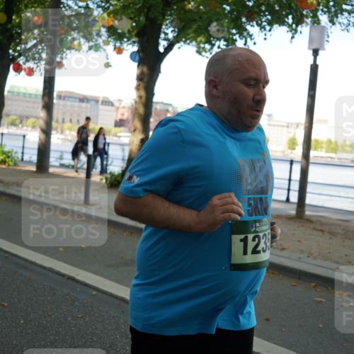 07.09.2025 - BARMER Alsterlauf Yannick Fuchs http://msf.ph/oto/8805147 07.09.2025 11:53:21 Laufen 5, 368, 123 meine-sportfotos.de