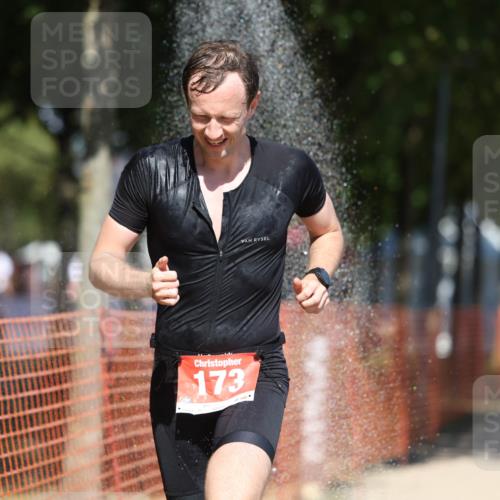 07.09.2025 - 19. Norderstedt Triathlon Michael Strokosch http://msf.ph/oto/8805172 07.09.2025 13:15:16 Laufen 173, 346 meine-sportfotos.de