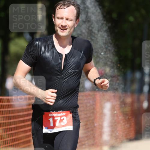 07.09.2025 - 19. Norderstedt Triathlon Michael Strokosch http://msf.ph/oto/8805178 07.09.2025 13:15:16 Laufen 173, 346 meine-sportfotos.de