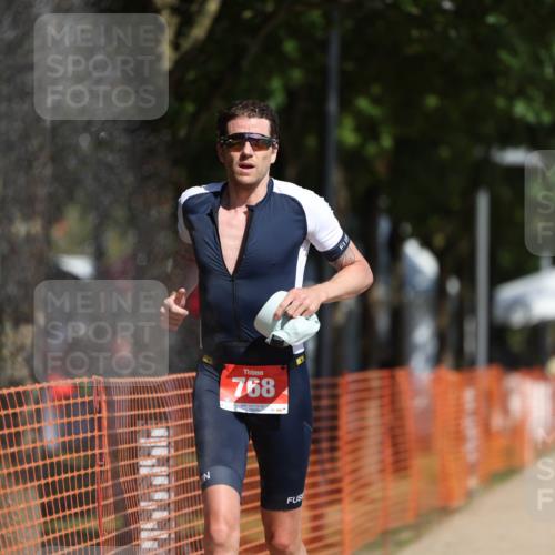 07.09.2025 - 19. Norderstedt Triathlon Michael Strokosch http://msf.ph/oto/8805242 07.09.2025 12:07:32 Laufen 768, 1368 meine-sportfotos.de