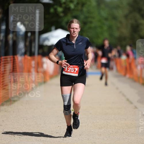 07.09.2025 - 19. Norderstedt Triathlon Michael Strokosch http://msf.ph/oto/8805328 07.09.2025 12:07:52 Laufen 1257 meine-sportfotos.de