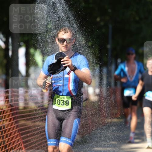 07.09.2025 - 19. Norderstedt Triathlon Michael Strokosch http://msf.ph/oto/8805361 07.09.2025 14:59:03 Laufen 880, 997, 1010, 1011, 1018, 1039, 1416, 1462 meine-sportfotos.de