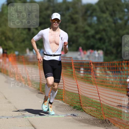 07.09.2025 - 19. Norderstedt Triathlon Michael Strokosch http://msf.ph/oto/8805372 07.09.2025 13:15:38 Laufen 236, 1252, 1297, 1337, 1366 meine-sportfotos.de