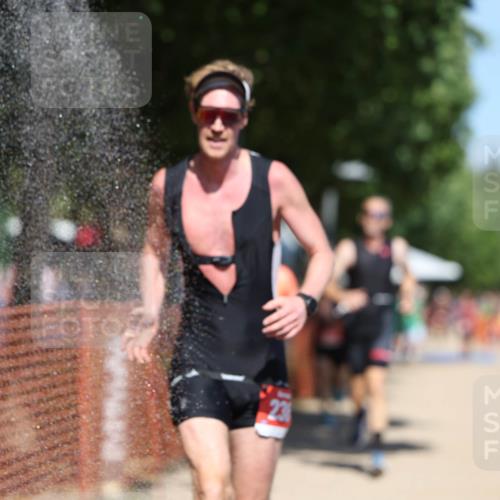 07.09.2025 - 19. Norderstedt Triathlon Michael Strokosch http://msf.ph/oto/8805387 07.09.2025 13:15:41 Laufen 236, 1252, 1297, 1337, 1366, 1391 meine-sportfotos.de
