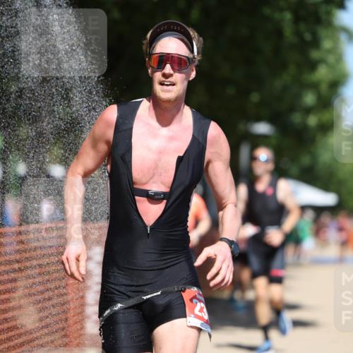 07.09.2025 - 19. Norderstedt Triathlon Michael Strokosch http://msf.ph/oto/8805392 07.09.2025 13:15:42 Laufen 236, 1252, 1297, 1337, 1366, 1391 meine-sportfotos.de