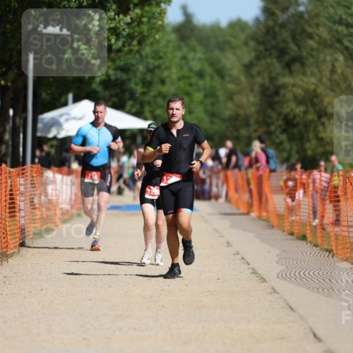 07.09.2025 - 19. Norderstedt Triathlon Michael Strokosch http://msf.ph/oto/8805413 07.09.2025 12:07:56 Laufen 734, 1223, 1257, 1288 meine-sportfotos.de