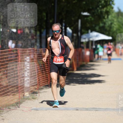 07.09.2025 - 19. Norderstedt Triathlon Michael Strokosch http://msf.ph/oto/8805476 07.09.2025 13:15:46 Laufen 1297, 1337, 1391 meine-sportfotos.de