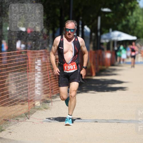 07.09.2025 - 19. Norderstedt Triathlon Michael Strokosch http://msf.ph/oto/8805488 07.09.2025 13:15:47 Laufen 1297, 1337, 1391 meine-sportfotos.de