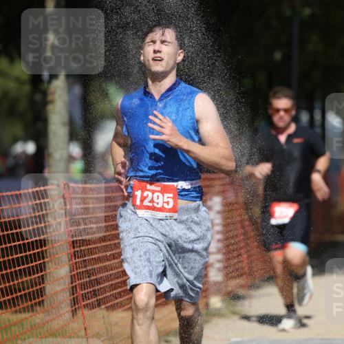07.09.2025 - 19. Norderstedt Triathlon Michael Strokosch http://msf.ph/oto/8805587 07.09.2025 13:16:13 Laufen 159, 739, 1295 meine-sportfotos.de