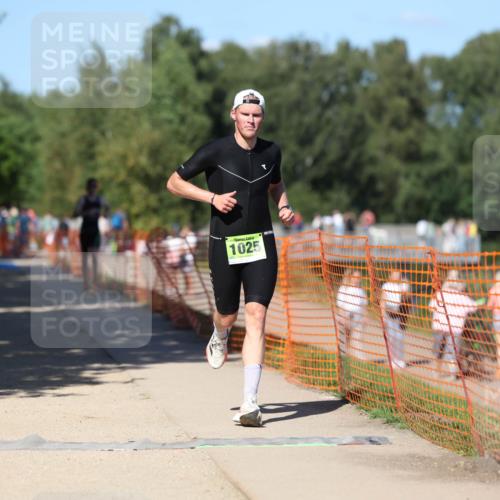 07.09.2025 - 19. Norderstedt Triathlon Michael Strokosch http://msf.ph/oto/8805598 07.09.2025 14:59:36 Laufen 1025 meine-sportfotos.de