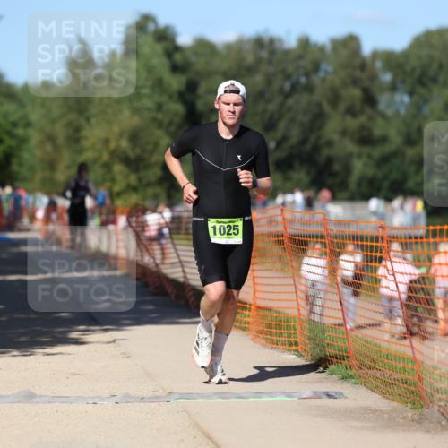 07.09.2025 - 19. Norderstedt Triathlon Michael Strokosch http://msf.ph/oto/8805606 07.09.2025 14:59:36 Laufen 1025 meine-sportfotos.de