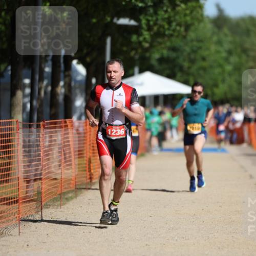 07.09.2025 - 19. Norderstedt Triathlon Michael Strokosch http://msf.ph/oto/8805620 07.09.2025 12:08:16 Laufen 1167, 1210, 1236 meine-sportfotos.de