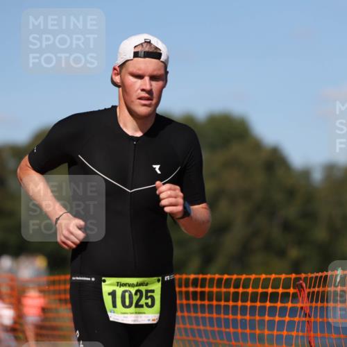 07.09.2025 - 19. Norderstedt Triathlon Michael Strokosch http://msf.ph/oto/8805645 07.09.2025 14:59:39 Laufen 995, 1025 meine-sportfotos.de