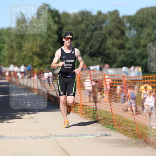 07.09.2025 - 19. Norderstedt Triathlon Michael Strokosch http://msf.ph/oto/8805655 07.09.2025 14:59:44 Laufen 995 meine-sportfotos.de
