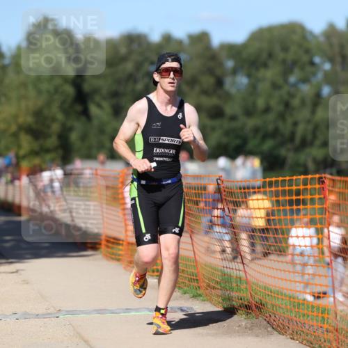 07.09.2025 - 19. Norderstedt Triathlon Michael Strokosch http://msf.ph/oto/8805688 07.09.2025 14:59:45 Laufen 995 meine-sportfotos.de