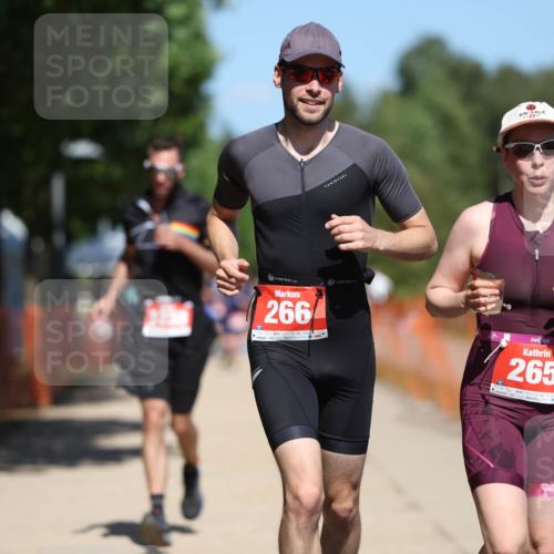 07.09.2025 - 19. Norderstedt Triathlon Michael Strokosch http://msf.ph/oto/8805701 07.09.2025 13:16:28 Laufen 265, 266, 1238 meine-sportfotos.de