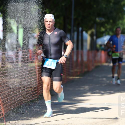 07.09.2025 - 19. Norderstedt Triathlon Michael Strokosch http://msf.ph/oto/8805719 07.09.2025 15:00:05 Laufen 411, 1012 meine-sportfotos.de