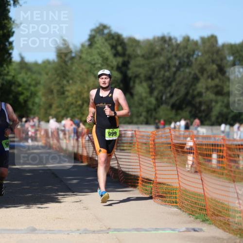 07.09.2025 - 19. Norderstedt Triathlon Michael Strokosch http://msf.ph/oto/8805837 07.09.2025 15:00:15 Laufen 963, 999 meine-sportfotos.de