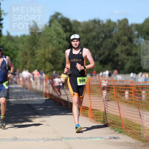 07.09.2025 - 19. Norderstedt Triathlon Michael Strokosch http://msf.ph/oto/8805873 07.09.2025 15:00:16 Laufen 963, 999 meine-sportfotos.de