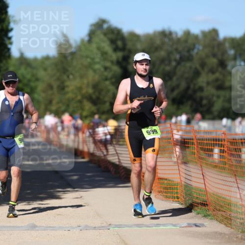07.09.2025 - 19. Norderstedt Triathlon Michael Strokosch http://msf.ph/oto/8805878 07.09.2025 15:00:16 Laufen 963, 999 meine-sportfotos.de