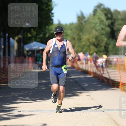 07.09.2025 - 19. Norderstedt Triathlon Michael Strokosch http://msf.ph/oto/8805884 07.09.2025 15:00:17 Laufen 963, 999 meine-sportfotos.de