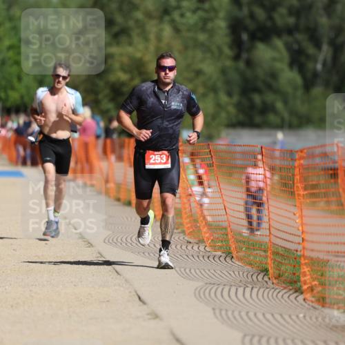 07.09.2025 - 19. Norderstedt Triathlon Michael Strokosch http://msf.ph/oto/8806034 07.09.2025 12:08:48 Laufen 185, 253, 806 meine-sportfotos.de