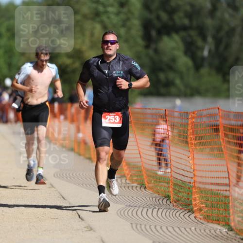 07.09.2025 - 19. Norderstedt Triathlon Michael Strokosch http://msf.ph/oto/8806051 07.09.2025 12:08:49 Laufen 185, 253, 806, 1244 meine-sportfotos.de