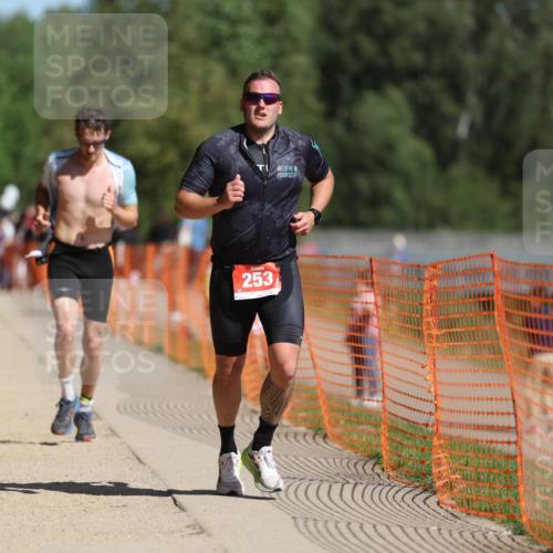 07.09.2025 - 19. Norderstedt Triathlon Michael Strokosch http://msf.ph/oto/8806054 07.09.2025 12:08:50 Laufen 185, 253, 806, 1244 meine-sportfotos.de